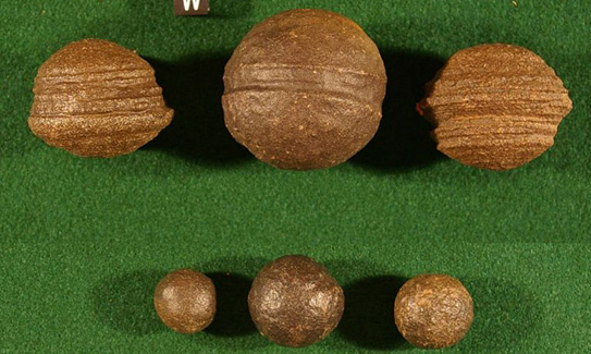 The Grooved Spheres