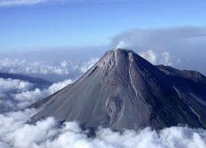 Menguak Misteri di Gunung Merapi