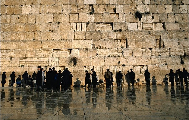 Kaum Yahudi di Tembok Ratapan